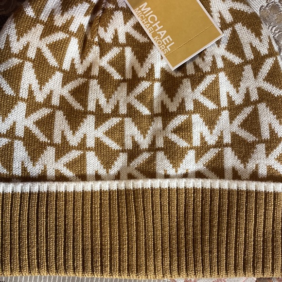 MK Tan/White Beanie - Picture 4 of 4